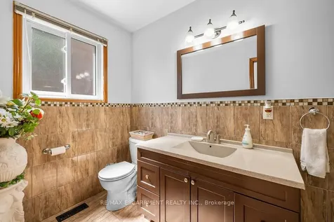 140 Solomon Crescent Hamilton ON L8W 2G7