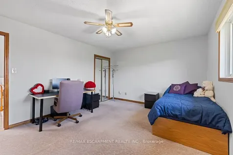 140 Solomon Crescent Hamilton ON L8W 2G7