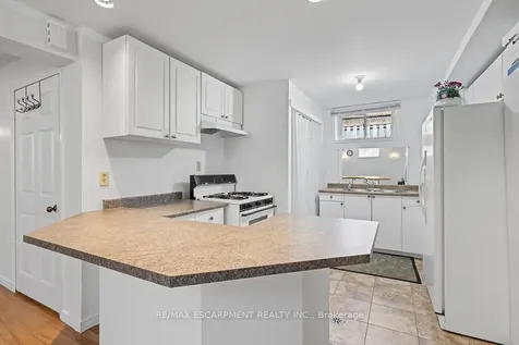 140 Solomon Crescent Hamilton ON L8W 2G7