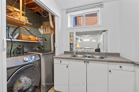 140 Solomon Crescent Hamilton ON L8W 2G7