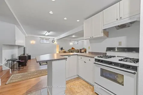 140 Solomon Crescent Hamilton ON L8W 2G7