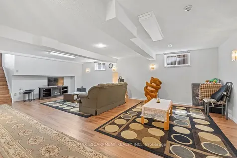 140 Solomon Crescent Hamilton ON L8W 2G7