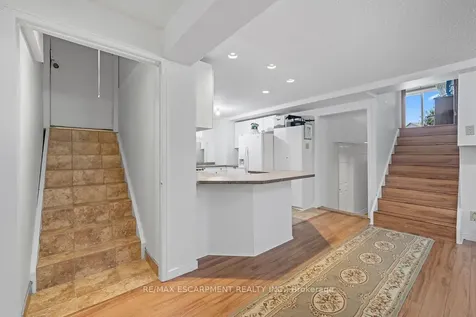 140 Solomon Crescent Hamilton ON L8W 2G7