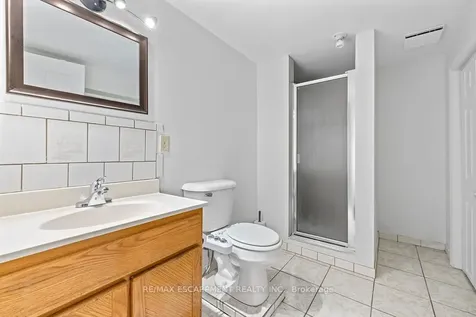 140 Solomon Crescent Hamilton ON L8W 2G7