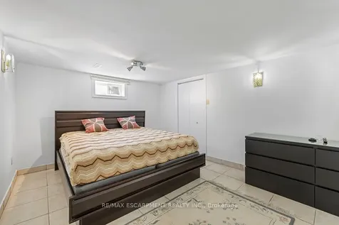 140 Solomon Crescent Hamilton ON L8W 2G7