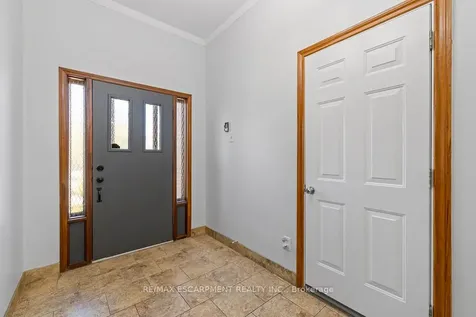 140 Solomon Crescent Hamilton ON L8W 2G7