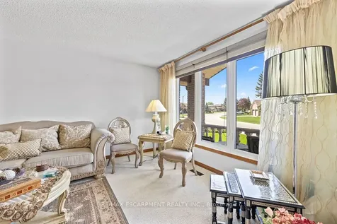 140 Solomon Crescent Hamilton ON L8W 2G7