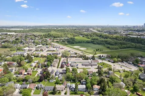 12 Market Street Kitchener ON N2K 1H2