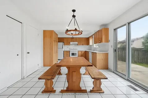 62 Dragoon Drive Hamilton ON L9B 2E4