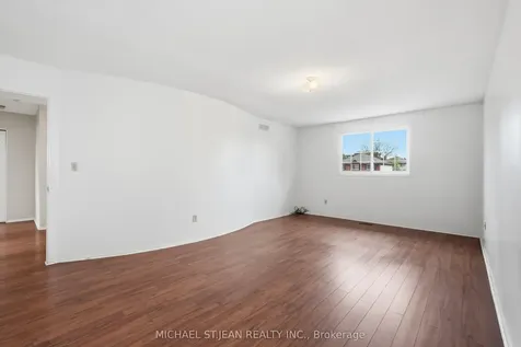 62 Dragoon Drive Hamilton ON L9B 2E4