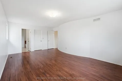 62 Dragoon Drive Hamilton ON L9B 2E4