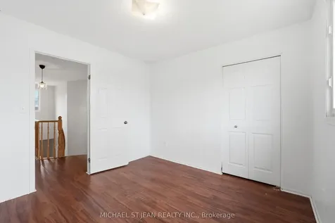62 Dragoon Drive Hamilton ON L9B 2E4