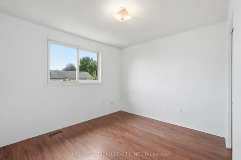 62 Dragoon Drive Hamilton ON L9B 2E4