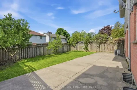 62 Dragoon Drive Hamilton ON L9B 2E4