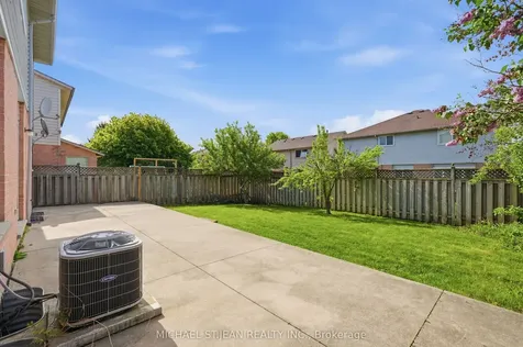 62 Dragoon Drive Hamilton ON L9B 2E4