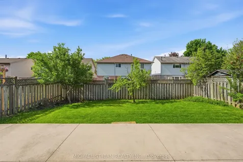 62 Dragoon Drive Hamilton ON L9B 2E4