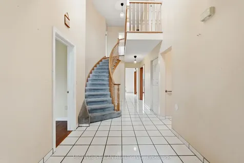 62 Dragoon Drive Hamilton ON L9B 2E4