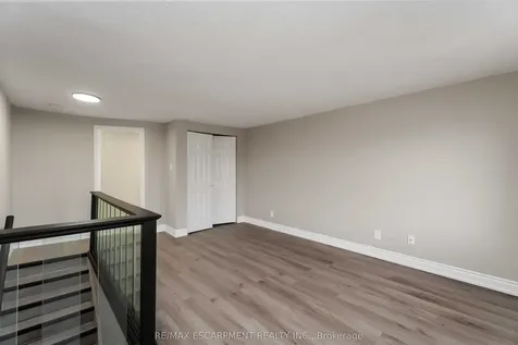187 Barton Street W Hamilton ON L8R 2H3