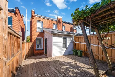 187 Barton Street W Hamilton ON L8R 2H3