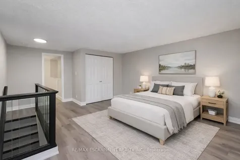 187 Barton Street W Hamilton ON L8R 2H3
