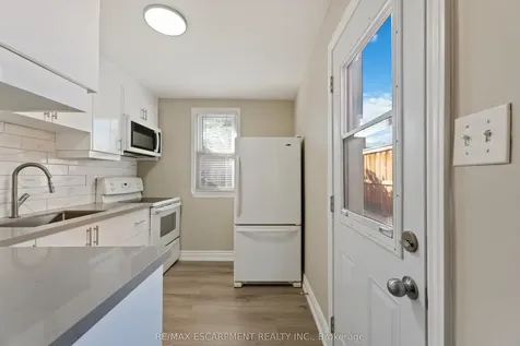 187 Barton Street W Hamilton ON L8R 2H3