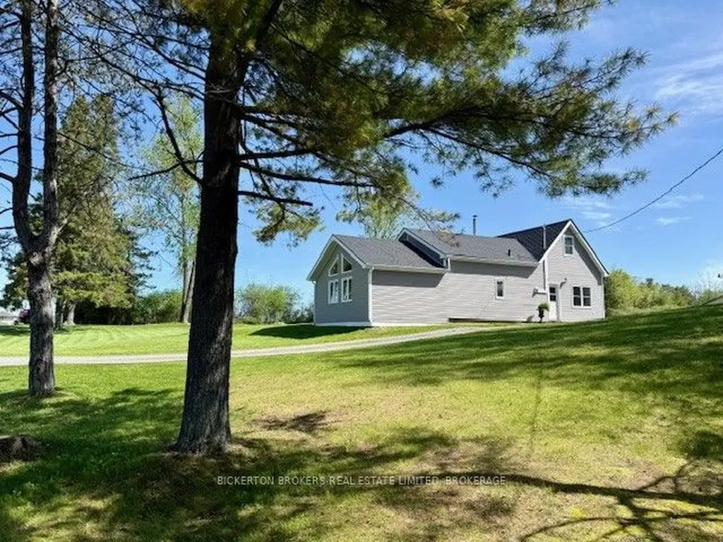 2211 Hitchcock Road W Kingston ON K7G 2V5