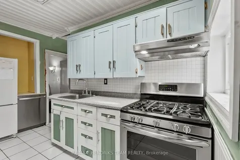 10 Peachdale Avenue St. Catharines ON L2M 5M3