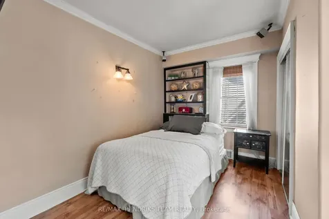 10 Peachdale Avenue St. Catharines ON L2M 5M3