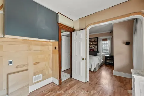 10 Peachdale Avenue St. Catharines ON L2M 5M3