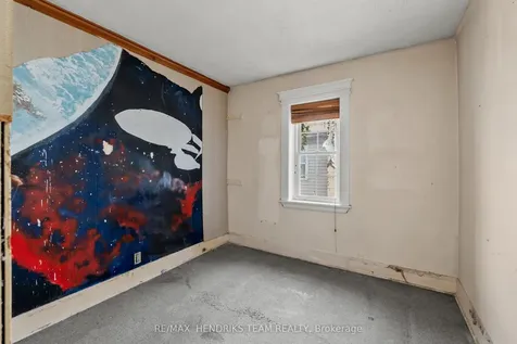 10 Peachdale Avenue St. Catharines ON L2M 5M3