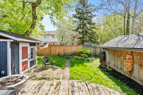 10 Peachdale Avenue St. Catharines ON L2M 5M3