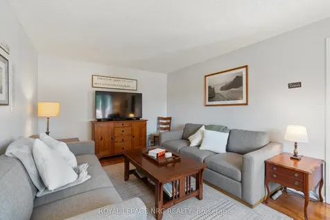 13 Crysler Crescent Thorold ON L2V 5A2