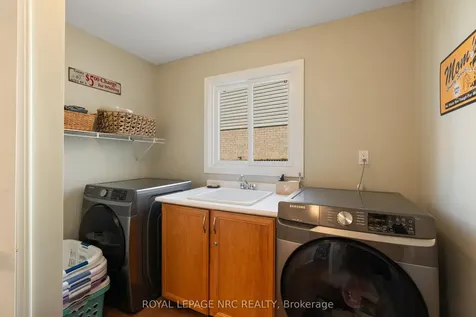 13 Crysler Crescent Thorold ON L2V 5A2