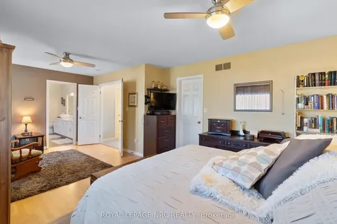13 Crysler Crescent Thorold ON L2V 5A2