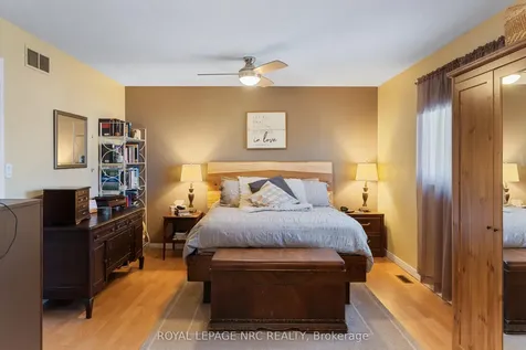13 Crysler Crescent Thorold ON L2V 5A2