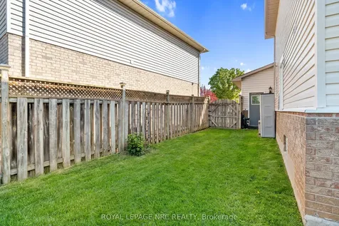 13 Crysler Crescent Thorold ON L2V 5A2