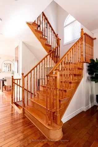 97 Peachwood Crescent Hamilton ON L8E 5Z7
