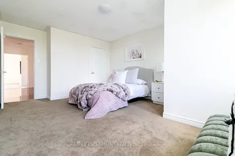 97 Peachwood Crescent Hamilton ON L8E 5Z7
