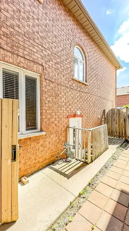 97 Peachwood Crescent Hamilton ON L8E 5Z7