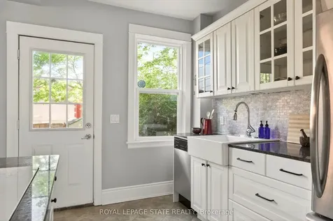 116 Homewood Avenue Hamilton ON L8P 2M5