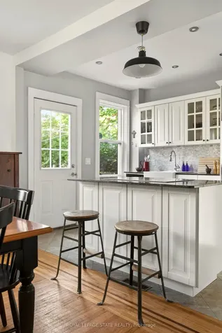 116 Homewood Avenue Hamilton ON L8P 2M5