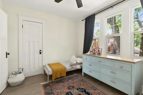 116 Homewood Avenue Hamilton ON L8P 2M5