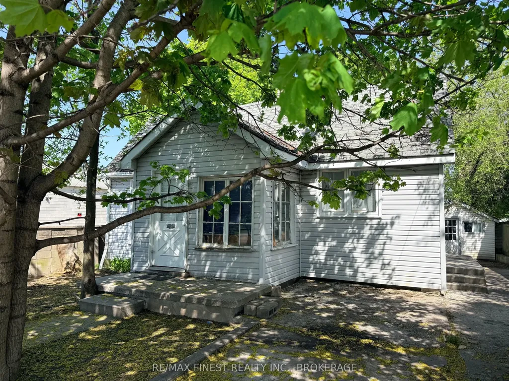951 Division Street Kingston ON K7K 4C8