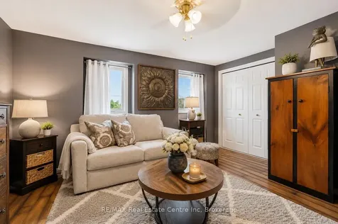 17 Gibbs Crescent Guelph ON N1G 5B6
