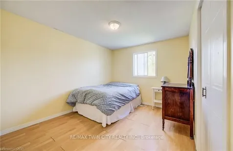 35 Camrose Court Kitchener ON N2M 5J3