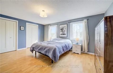 35 Camrose Court Kitchener ON N2M 5J3
