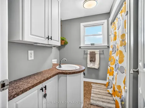 21 Hilda Street St. Catharines ON L2S 1Z7