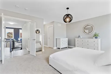 795 Autumn Willow Drive Waterloo ON N2V 0C3