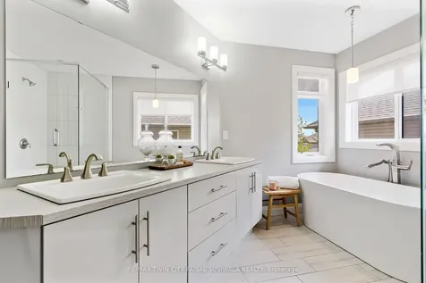 795 Autumn Willow Drive Waterloo ON N2V 0C3
