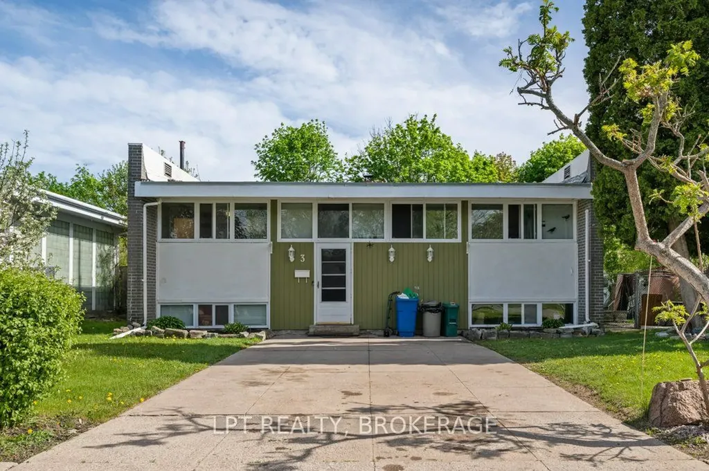 3 Holland Crescent Kingston ON K7M 2V7